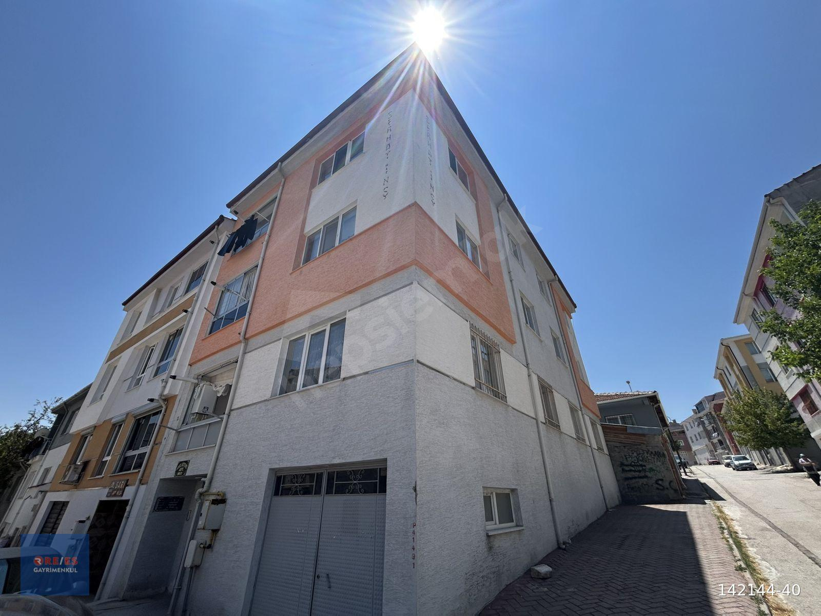 RE/ES’DEN DİLEK CADDESİ YAKINI SIFIR AYARINDA FIRSAT 3+1