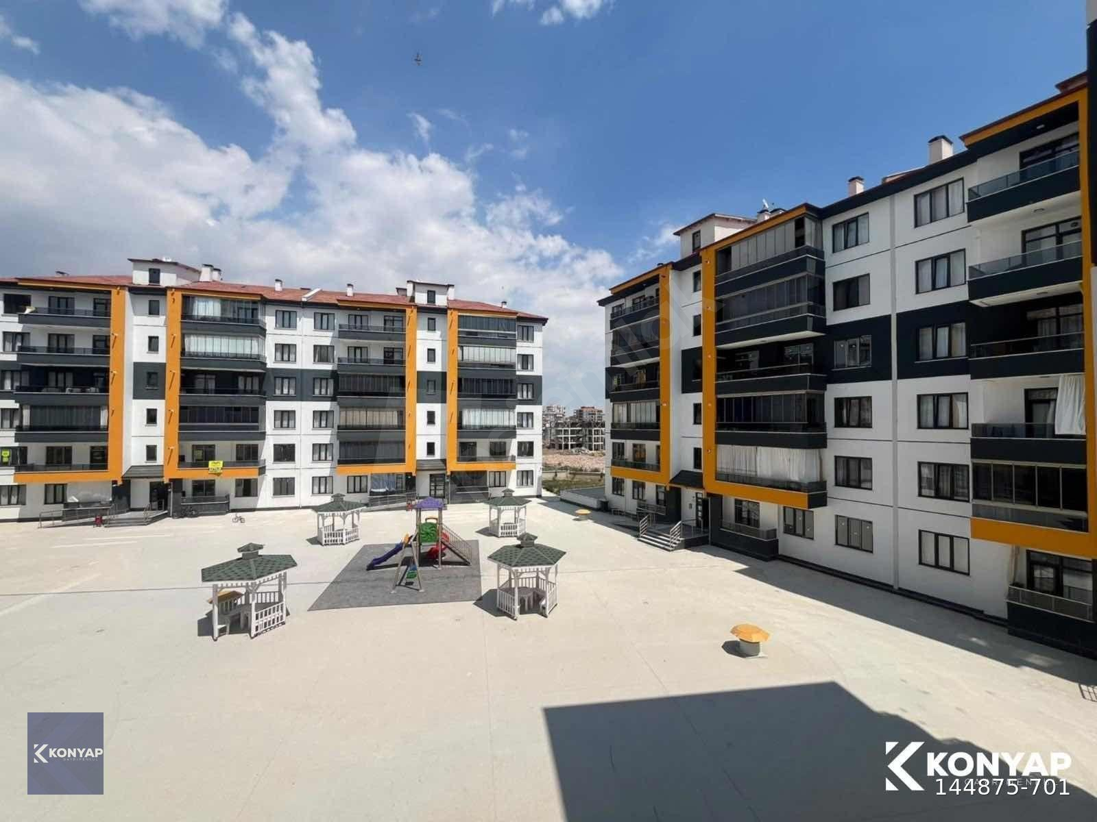 Fetih Caddesi Yakını Site İçi Geniş Arakat Satılık 3+1 Daire