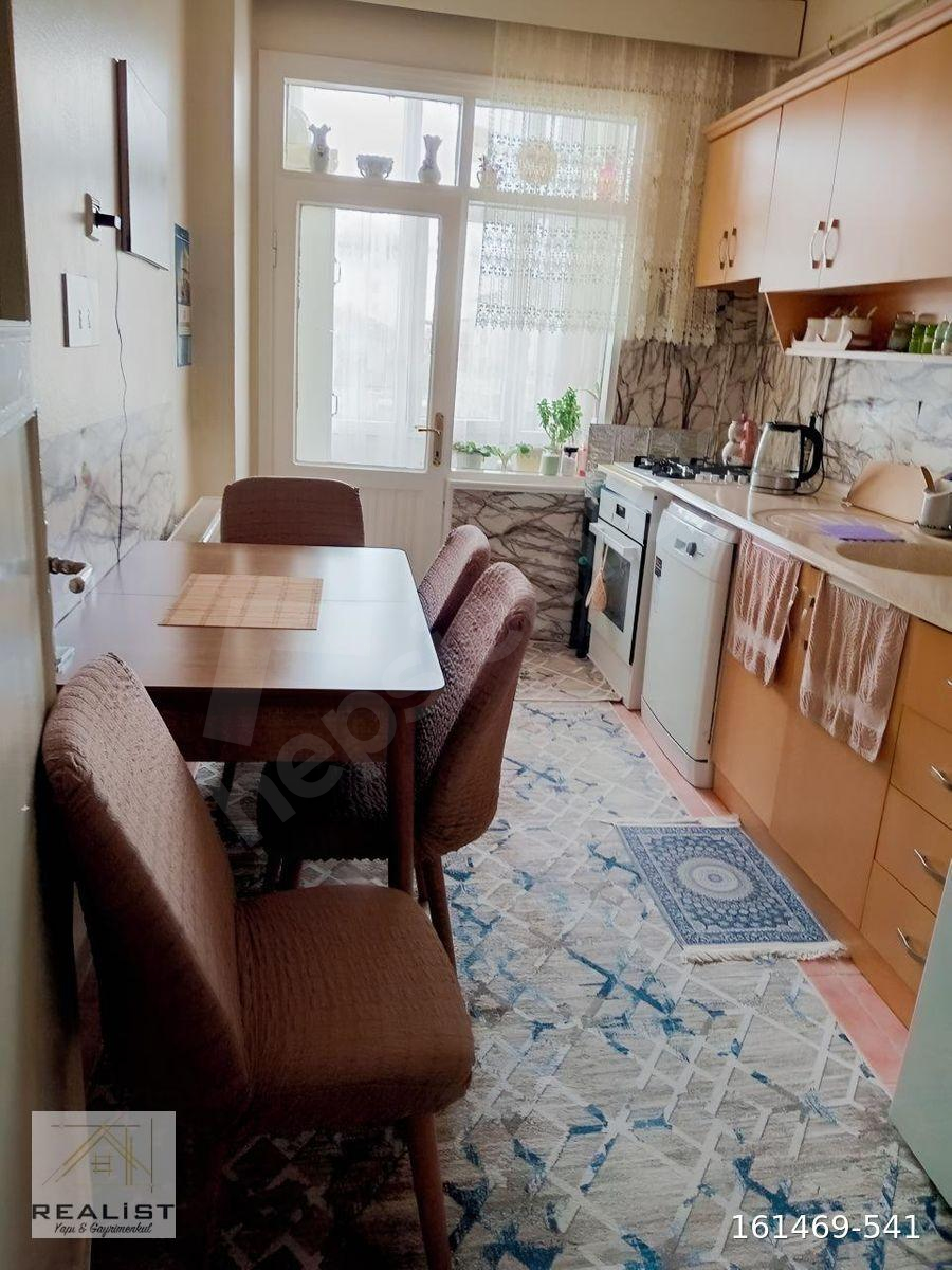 ACİL !! FİYAT FIRSAT DAİRE 3.KAT 2+1 100 m2 CADDE ÜZERİ BALKONLU