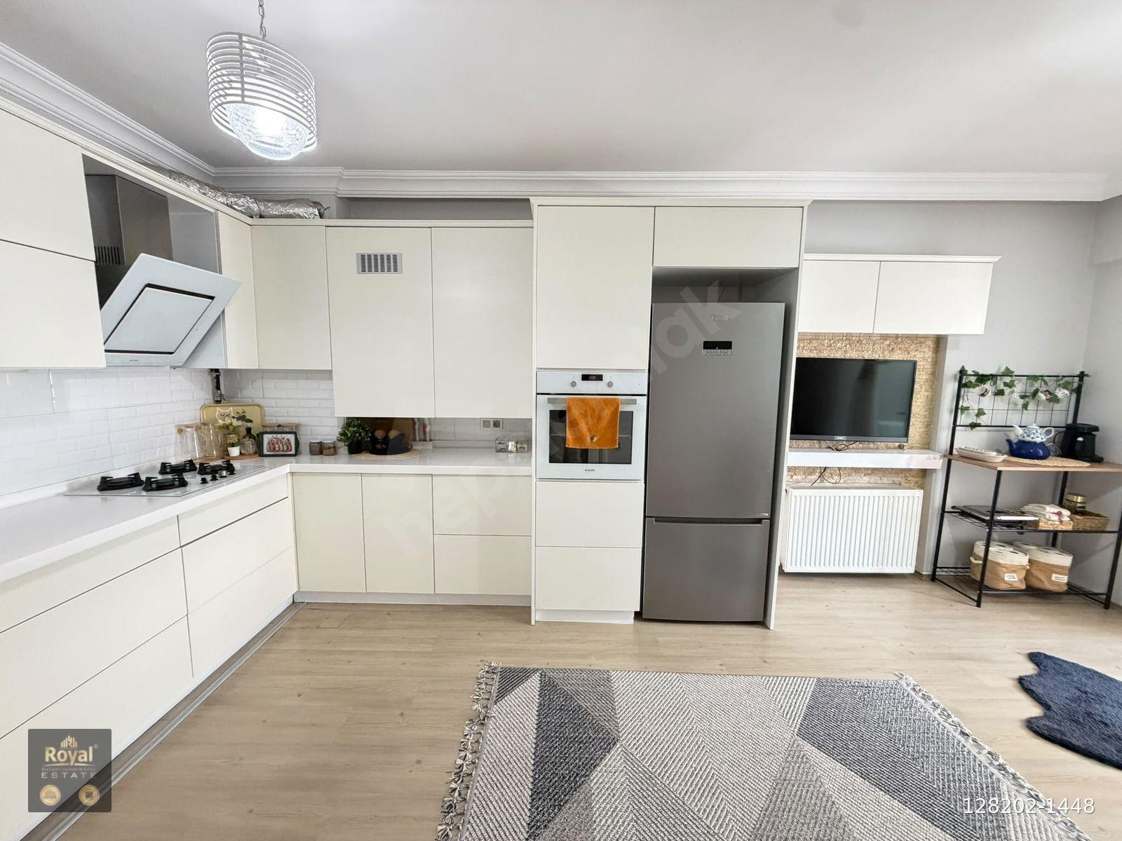 ROYAL EMLAKTAN MUHTEŞEM KONUMDA SATILIK 3+1 DAİRE