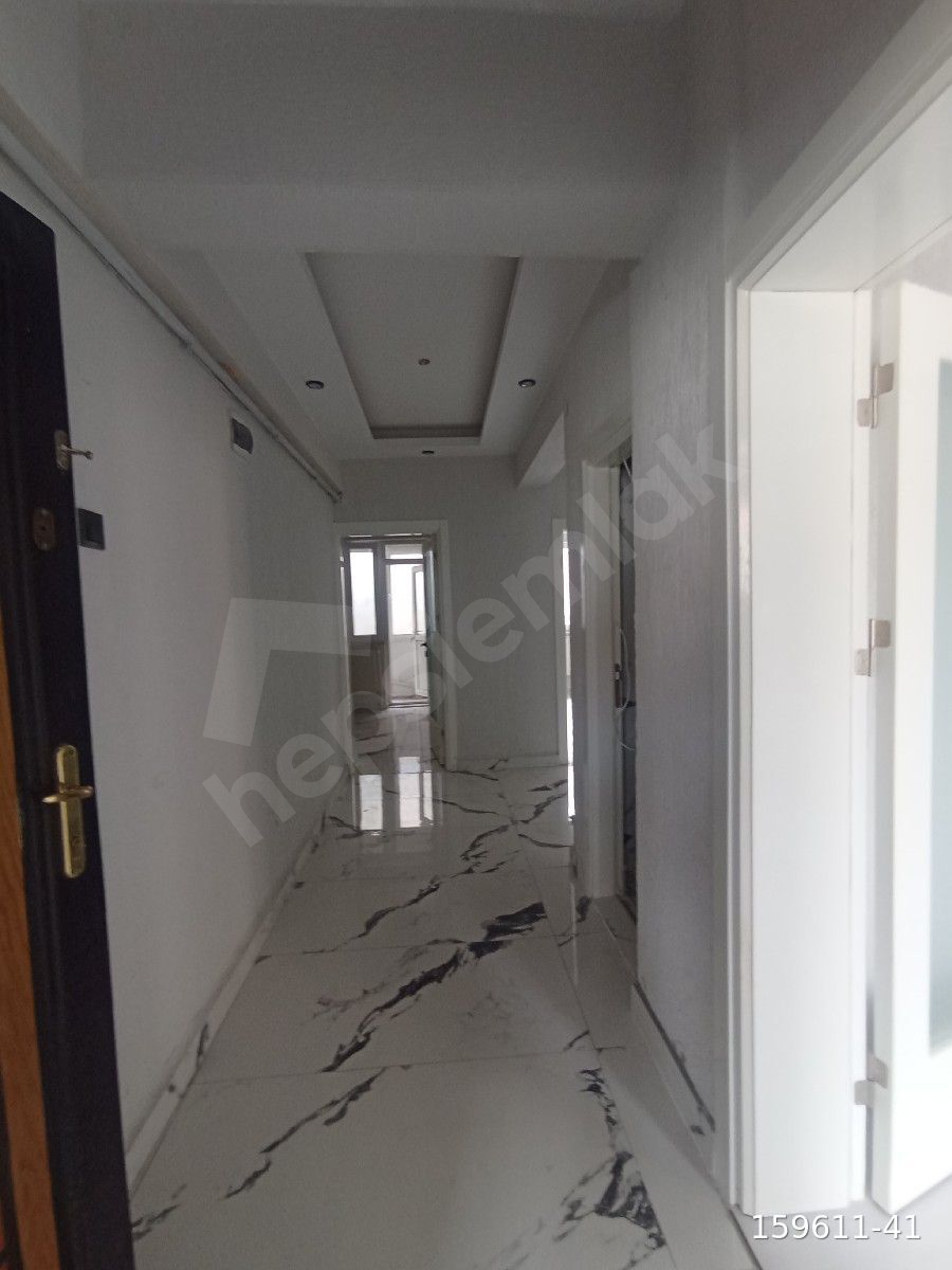 ÇARŞI MERKEZDE GARANTİ BANKASI ARASİNDA SATILIK 3+1 DAİRE