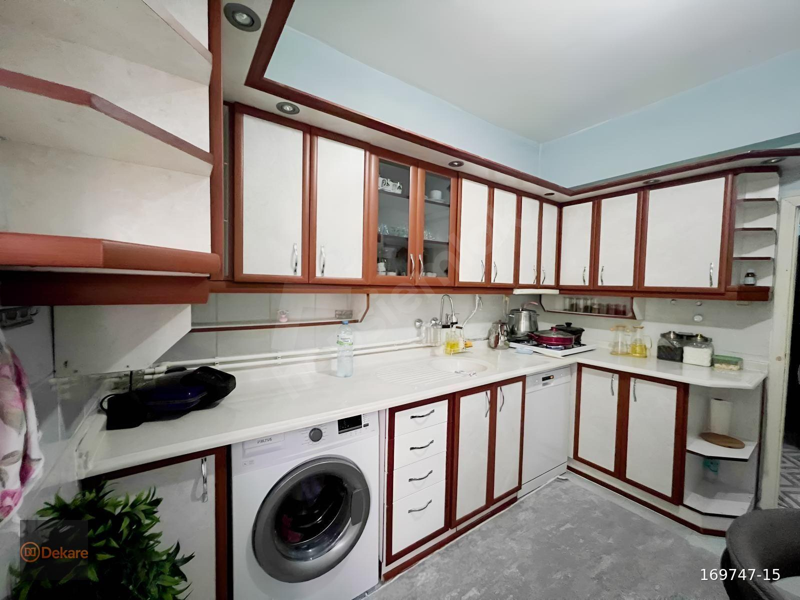 ZÜMRÜT MAHALLESİ KOMBİLİ SATILIK GENİŞ 3+1 DAİRE