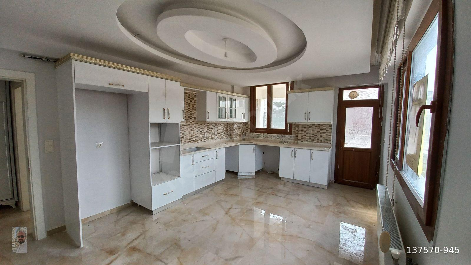 VALİ GÖBEĞİ YAKININDA ESKİ STADYUM KARŞISI ESKİ HATNEK YANINDA 3+1 EBEVEYN BANYOLU HER KAT TEK DAİRE