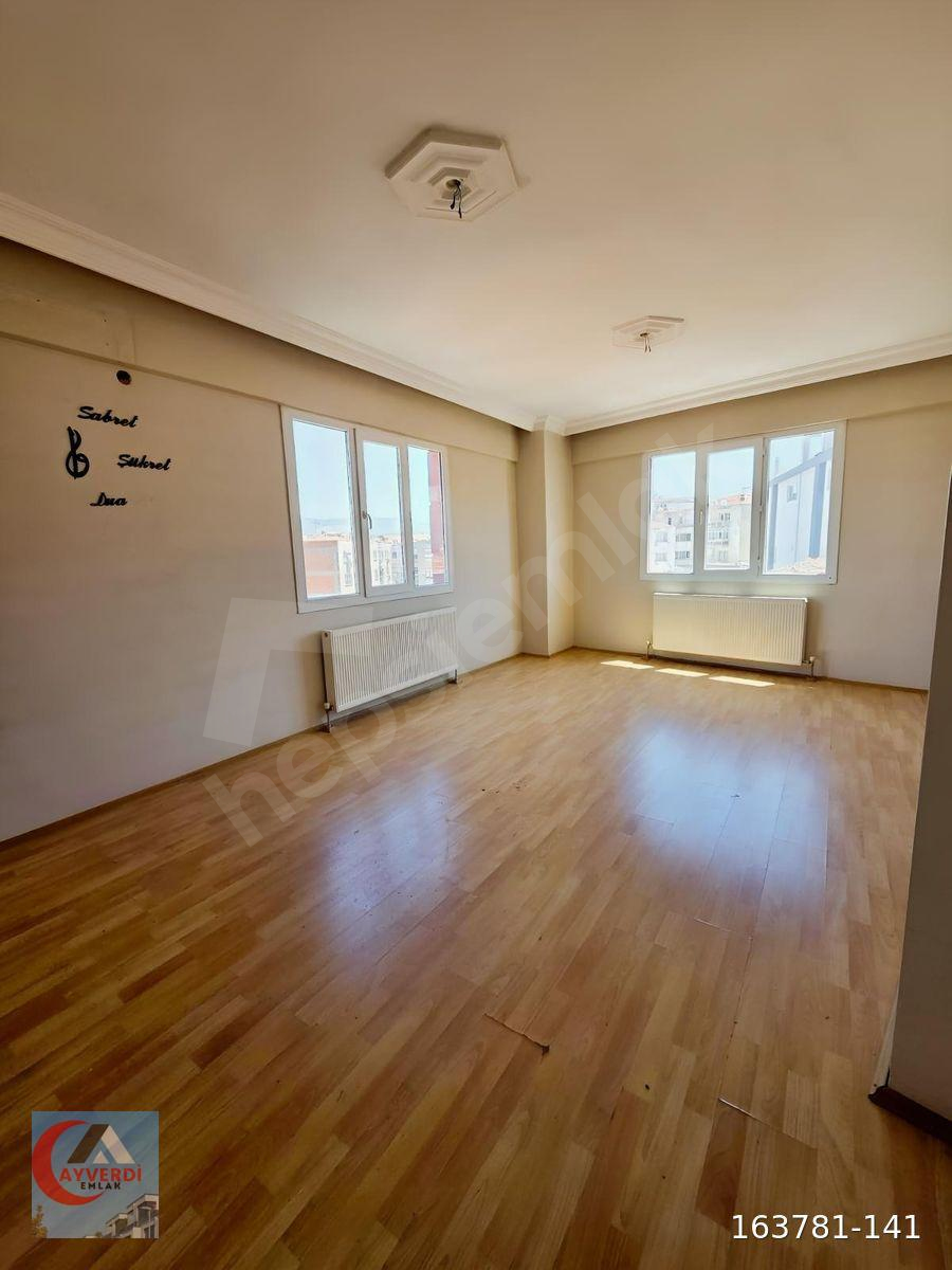 AKHİSAR MERKEZDE SATILIK 3+1 DAİRE