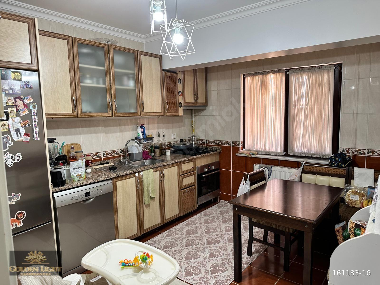 Ataşehir Kayışdağında Metroya Yakın, 141 m² Brüt 130 m²