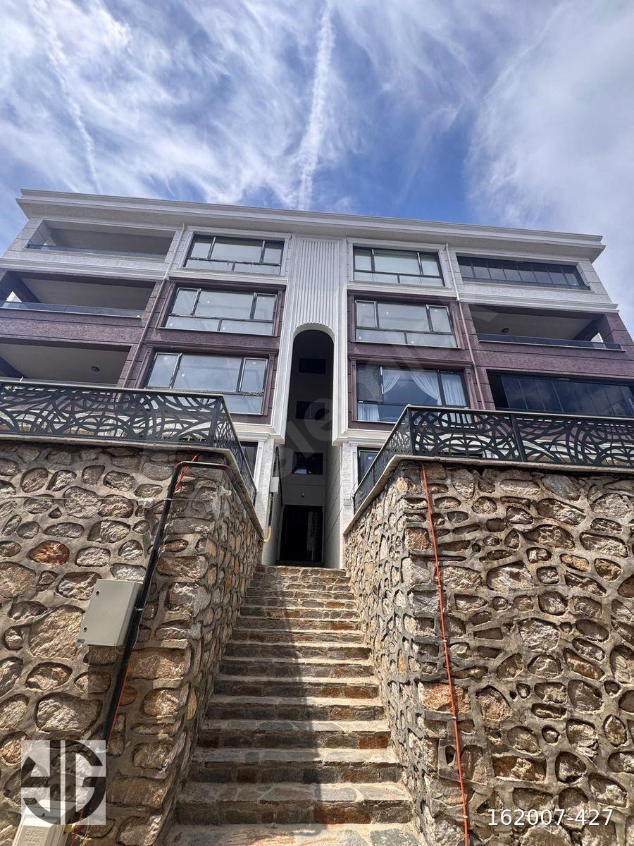 GEMLİK MANASTIR'DA 3+1 SIFIR KULLANIMA HAZIR HAVUZLU DAİRE