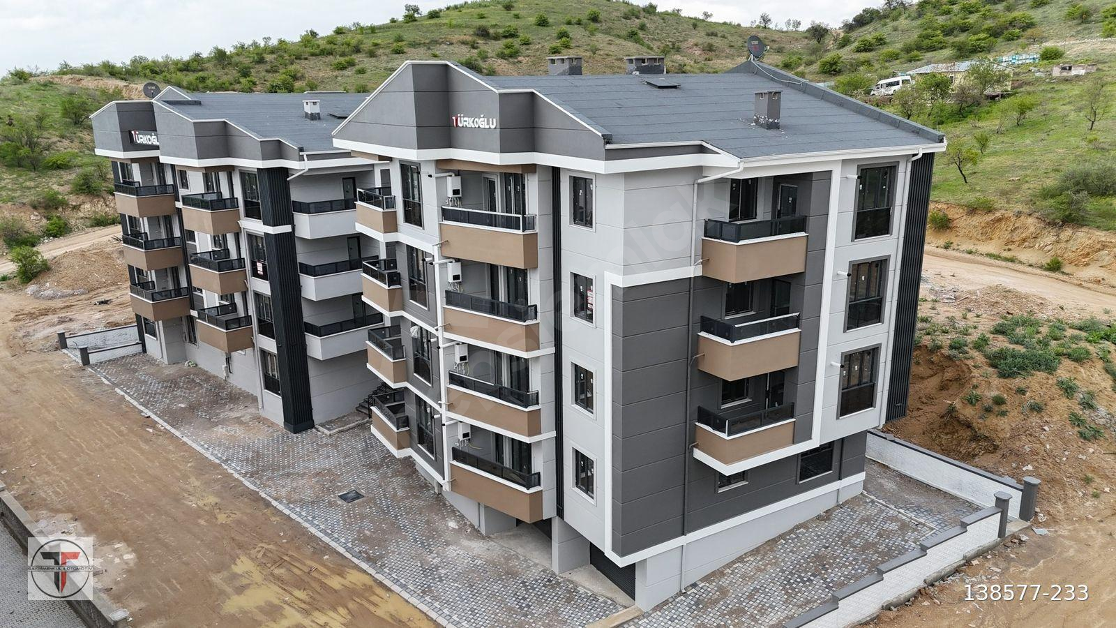 TÜRKOĞLU'ndan 2+1 GENİŞ OTURUM İKİ CEHPE SIFIR DAİRE