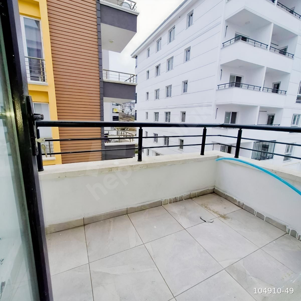 BAFRA ALAÇAM CADDESİNDE 3 ARTI BİR KELEPİR ARA KAT DAİRE