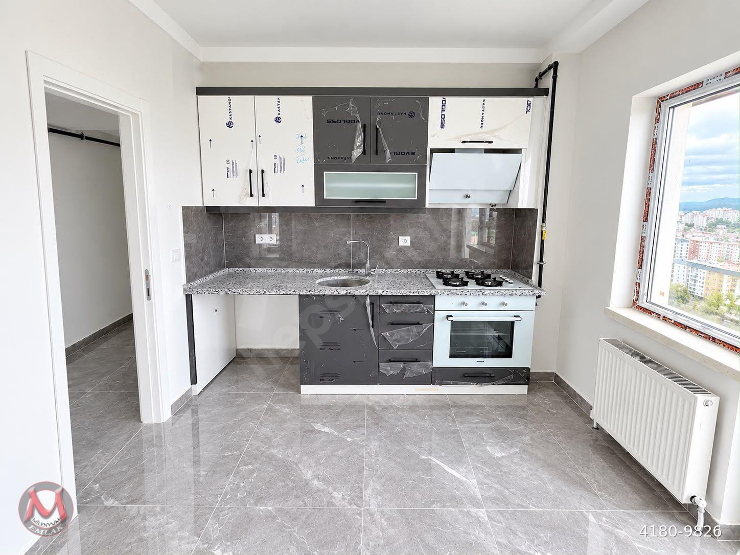 2+1 80 m2 ARAKAT KAPALI MUTFAK ÖNÜ AÇIK SIFIR LÜKS YAPILI İSKANLI K.OTOPARKLI *