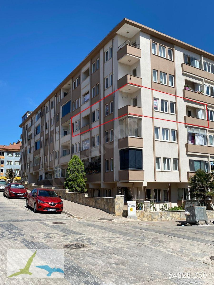 PAŞAKONAK, HAMİT KAPLAN CAD. MİGROS CUMHURİYET OKULU ARASI, 2.ASNS.ARA KAT, 140 M2, 3+1, KOMBİLİ KİR