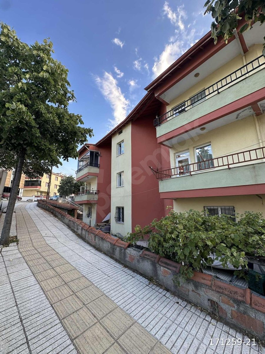 İPEKLİ ANAOKULU YAKINI 3+1 İÇİ YAPILI SATILIK DAİRE
