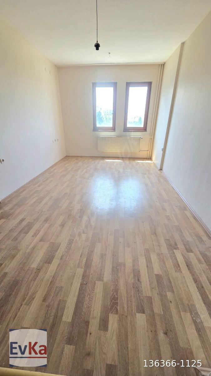 Eryaman Tunahan Mahallesinde; Site İçerisinde,Asansörlü,Otoparklı, Ara Katta, 2+1,Satılık Daire..