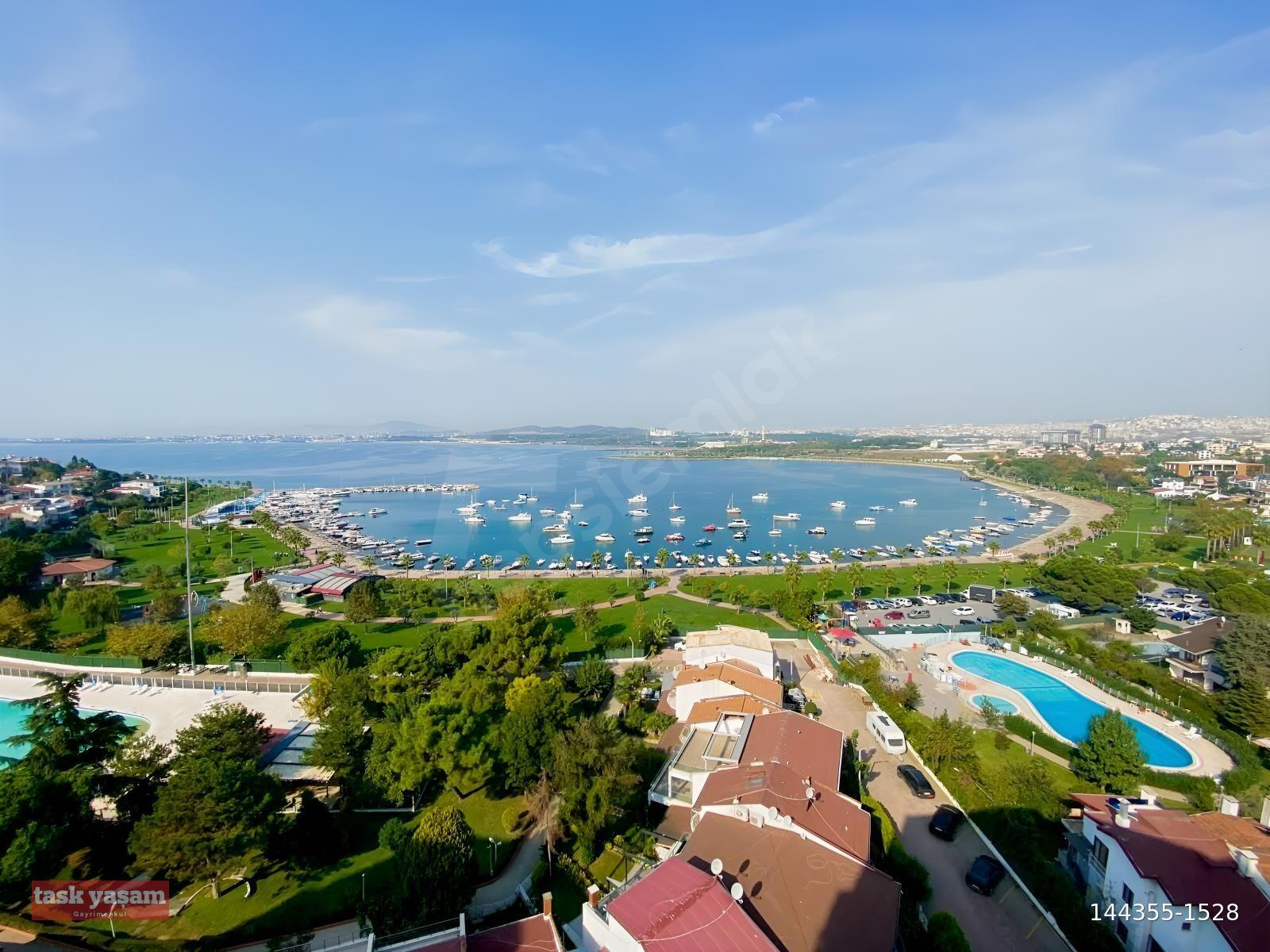 DARICA BAYRAMOĞLU KASTEL TATİL KÖYÜ SİTESİNDE SATILIK 2+1 DAİRE