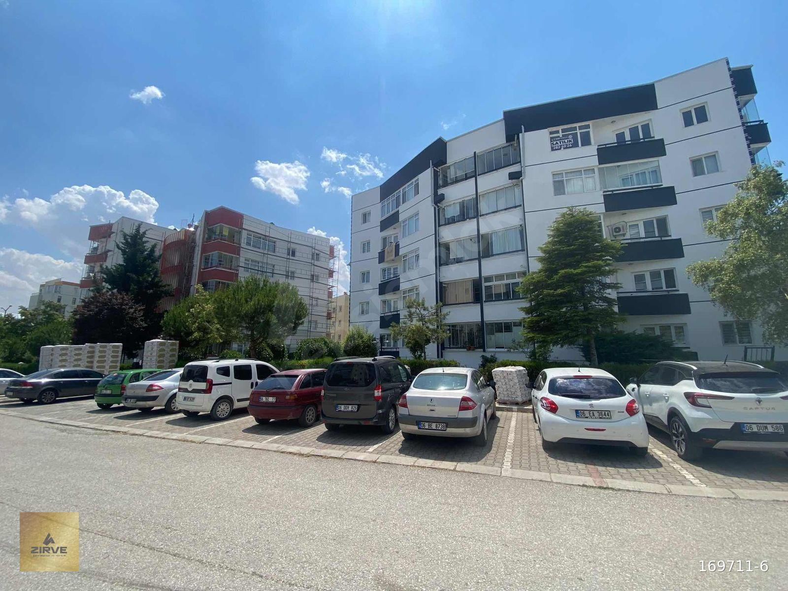 ZİRVE GAYRİMENKUL YATIRIM' DAN ERYAMAN SİTE İÇERİSİNDE 3+1