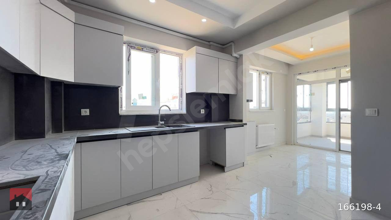 BAHÇELİEVLER'DE SATILIK GİYİNME ODALI ULTRA LÜKS 3+1 DAİRE