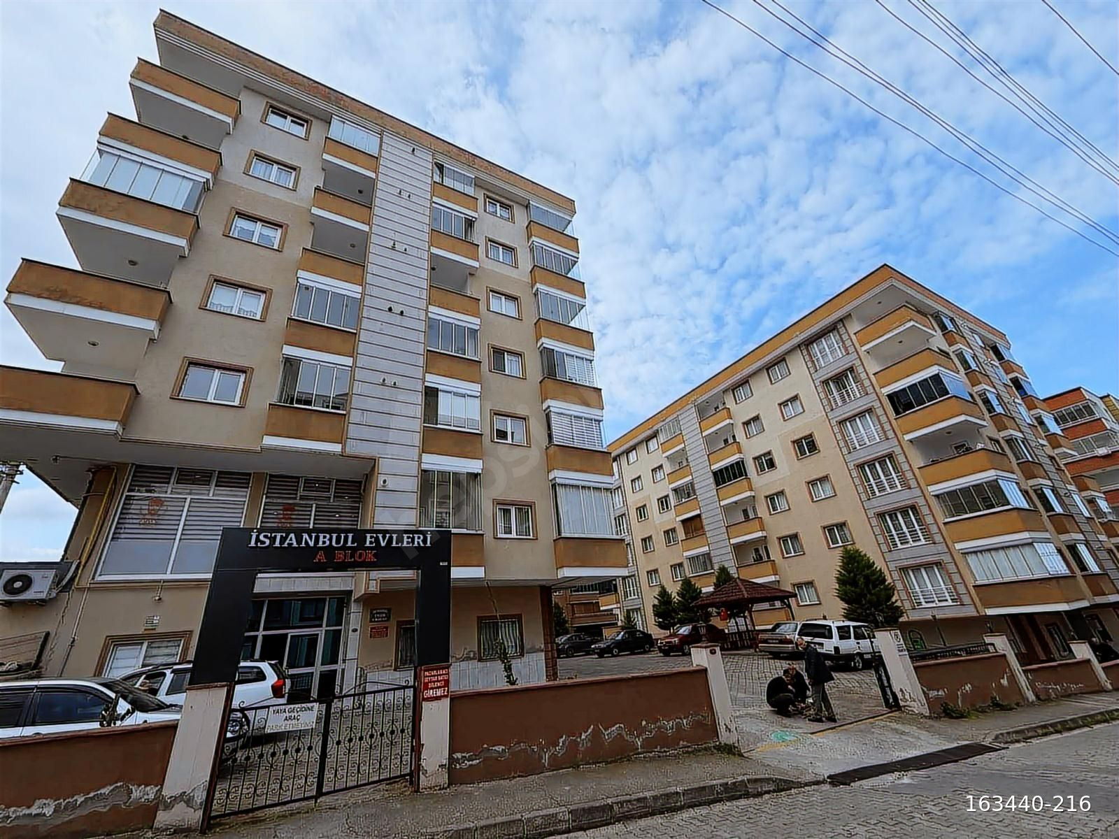 VIP GAYRİMENKUL'DEN SÖĞÜTLÜ'DE FERAH, GENİŞ 3+1 SATILIK DAİRE