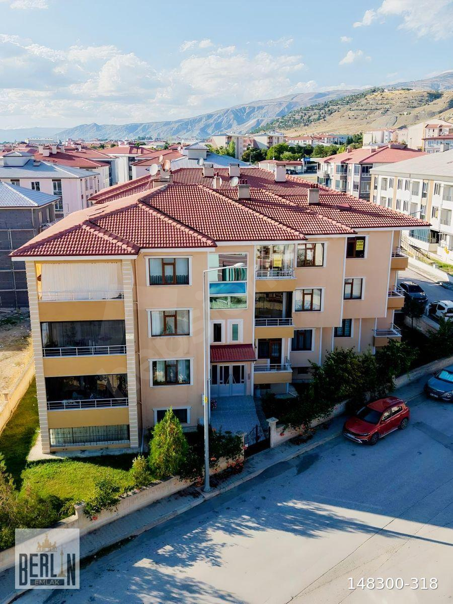 BERLİN EMLAK'TAN YUNUS EMRE MAHALLESİ SATILIK 3+1 DAİRE