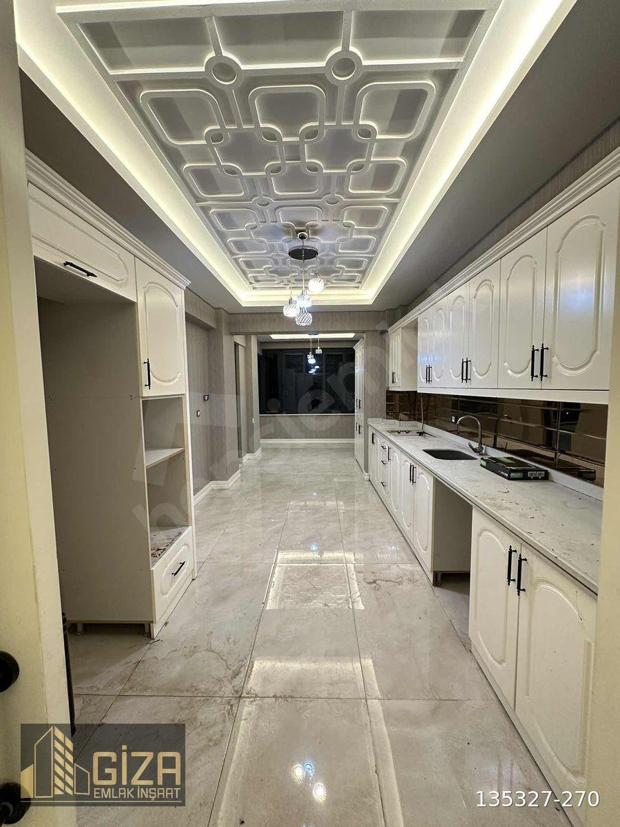 AKKENT PROTOKOL YOLU ÜZERİ VADİ MANZARALI 3.5+1 ARA KAT 160 M2