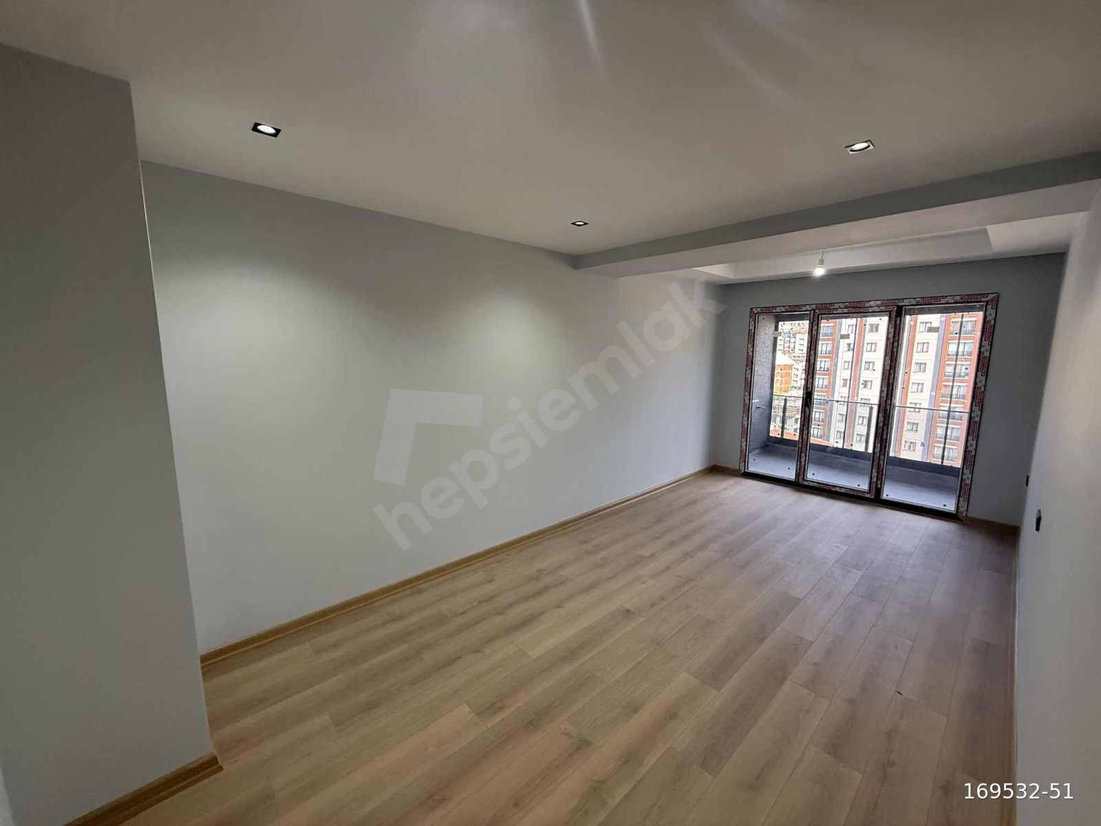 K.ÇEKMECE FATİH MH SATILIK OTOPARKLI MANZARALI 11. KAT 2+1 DAİRE