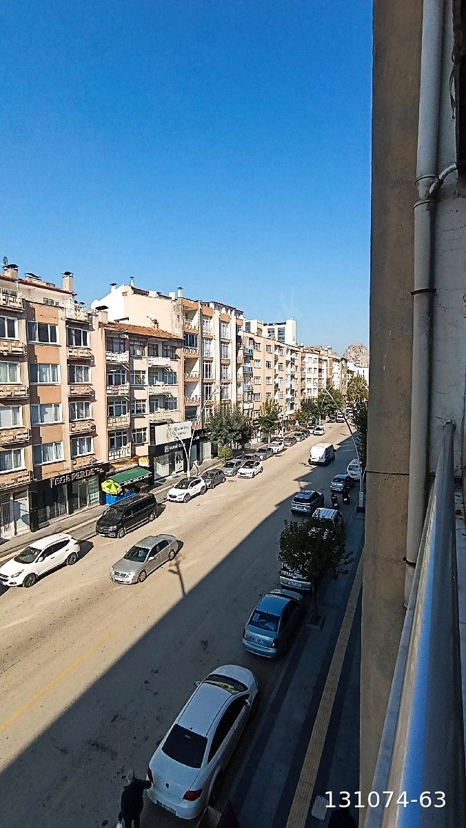 KARLIKAYA EMLAK TAN GOP BULVARI ÜZERİNDE SATILIK 2+1 DAİRE