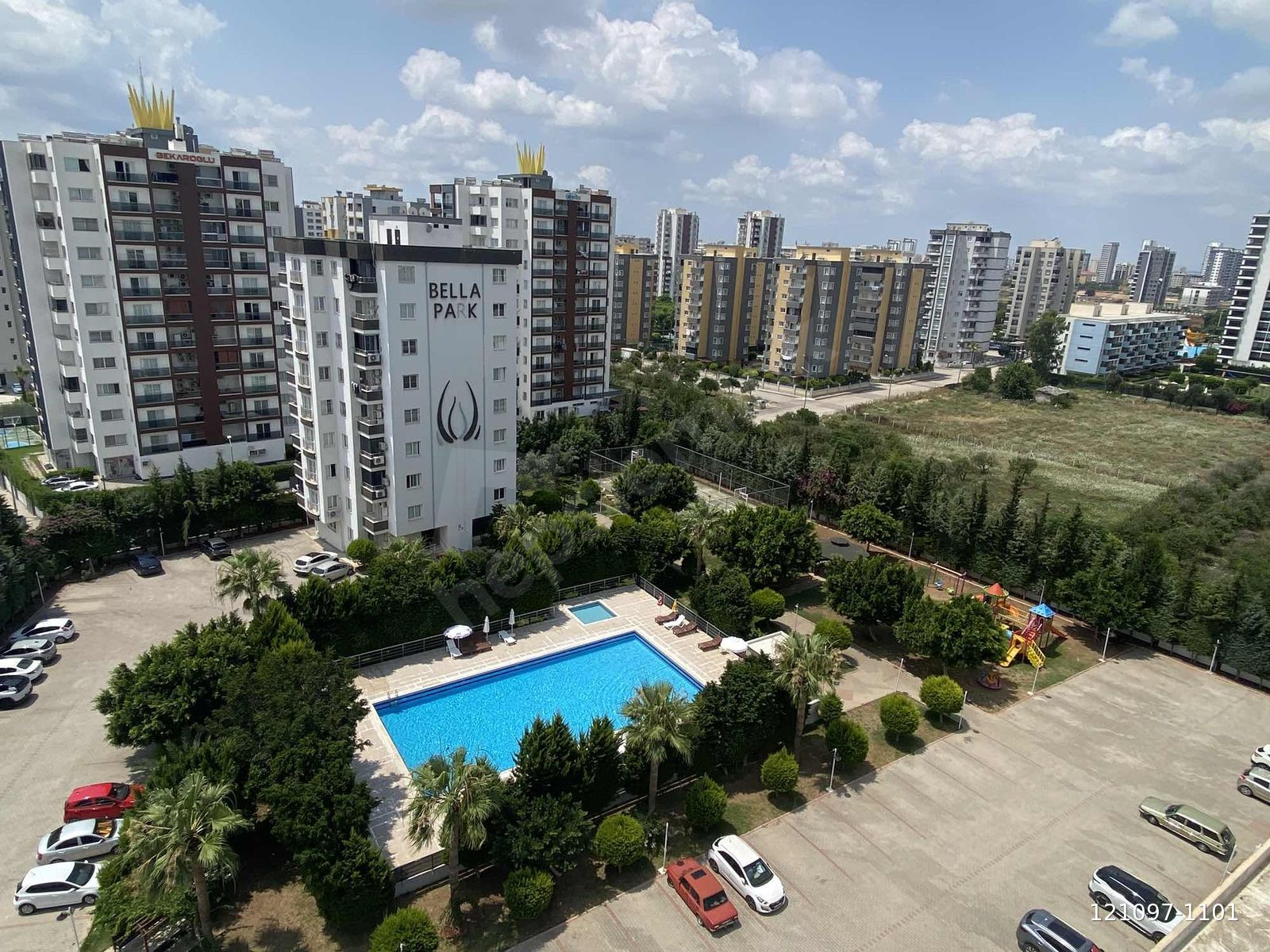 CEPHELERİ KOMPLE AÇIK,SİTE İÇİ,HATASIZ,MUZZAM PEYZAJLI