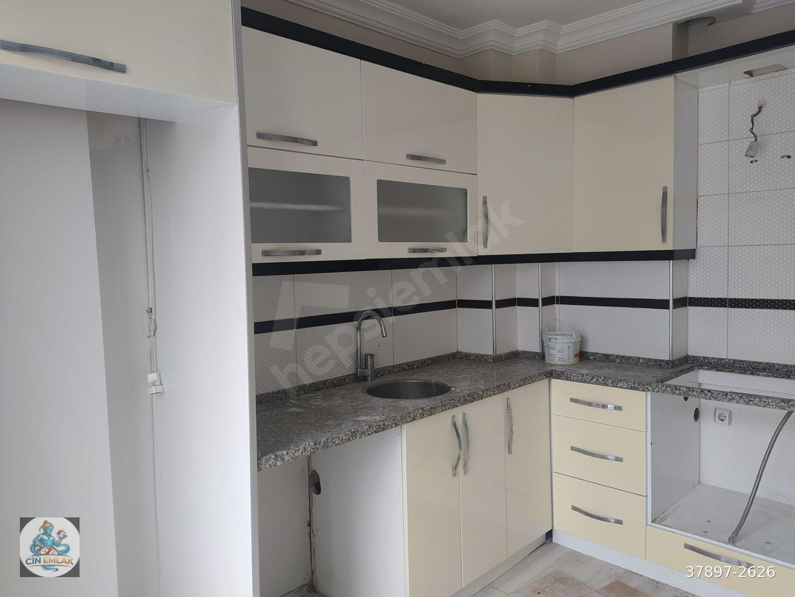 Salihli Cin Emlak'tan Eskicami Mah Satılık 2+1 90 M2 Doğalgazlı Asansörlü Daire