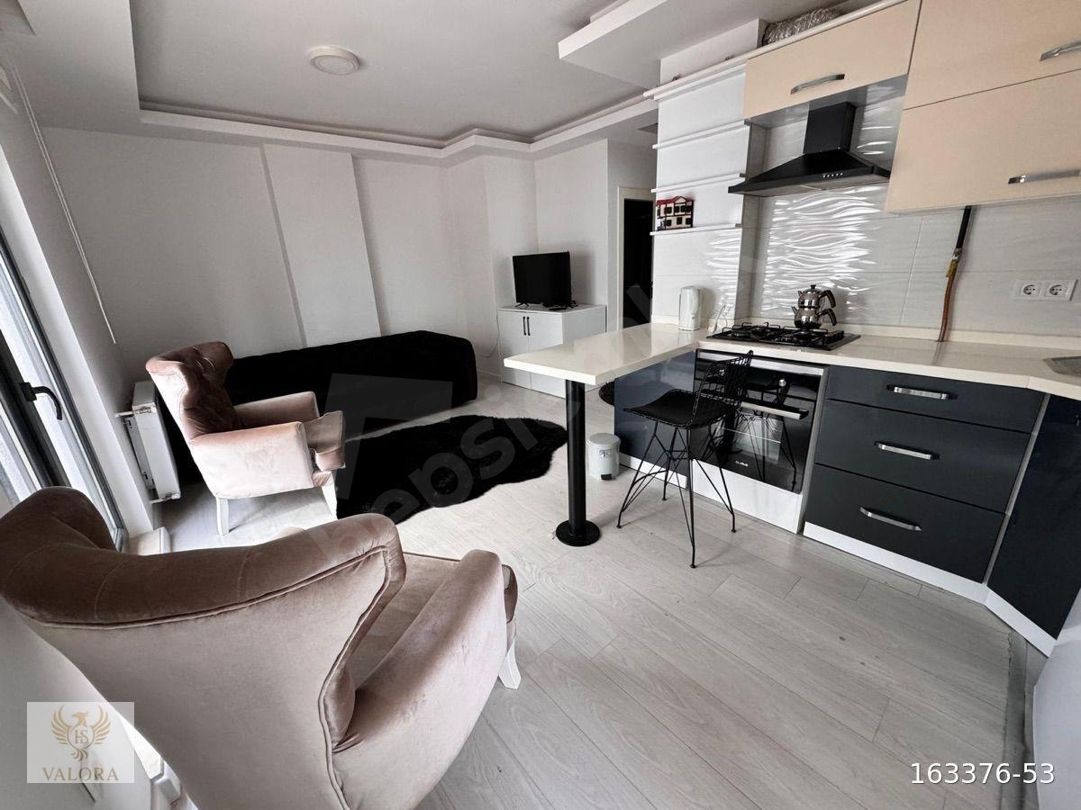 VALORA’dan KIBRIS CADDESİNDE EŞYALI KİRALIK 1+1 DAİRE