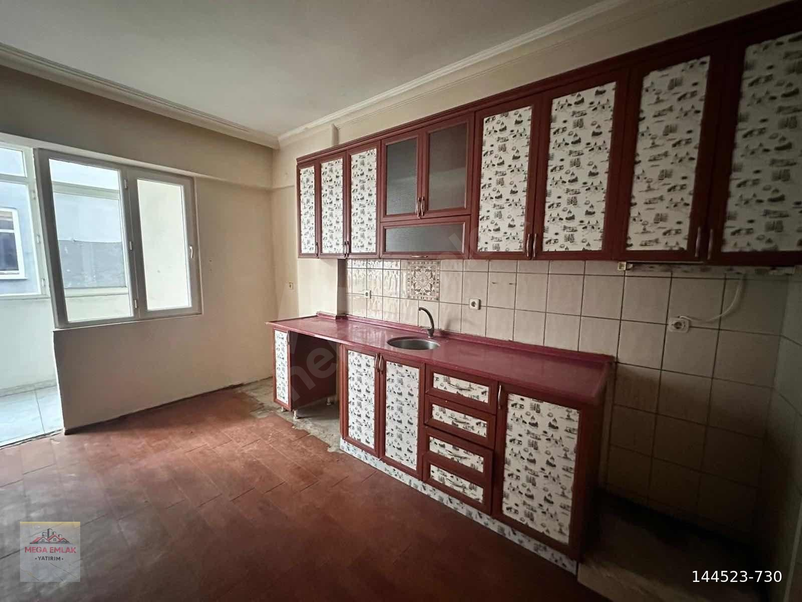 DÖŞEMEALTINDA BAHÇEYAKADA SATILIK 2+1 140M2