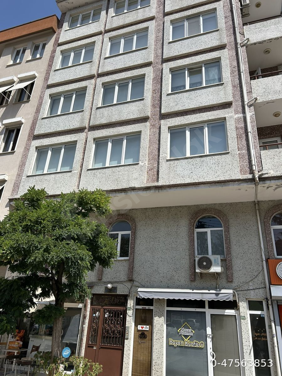 BURSA MERKEZDE ATATÜRK ORTAOKULUNA KARŞI TEMİZ MÜSTAKİL RAHATLIĞINDA CADDE ÜZERİ KİRALIK DAİRE