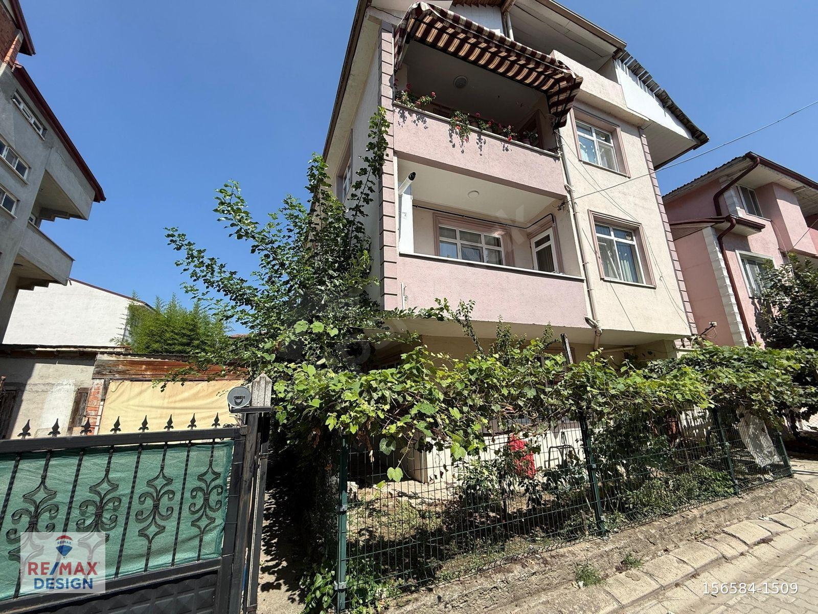 REMAX DESIGN TEPEKUMDA KİRALIK 2+1 DAİRE