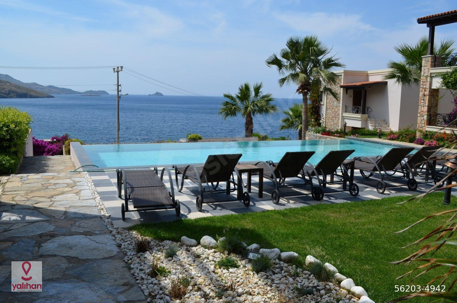 Bodrum Yalıkavakta Yıllık Kiralık Denize Sıfır Havuzlu Site 2+1