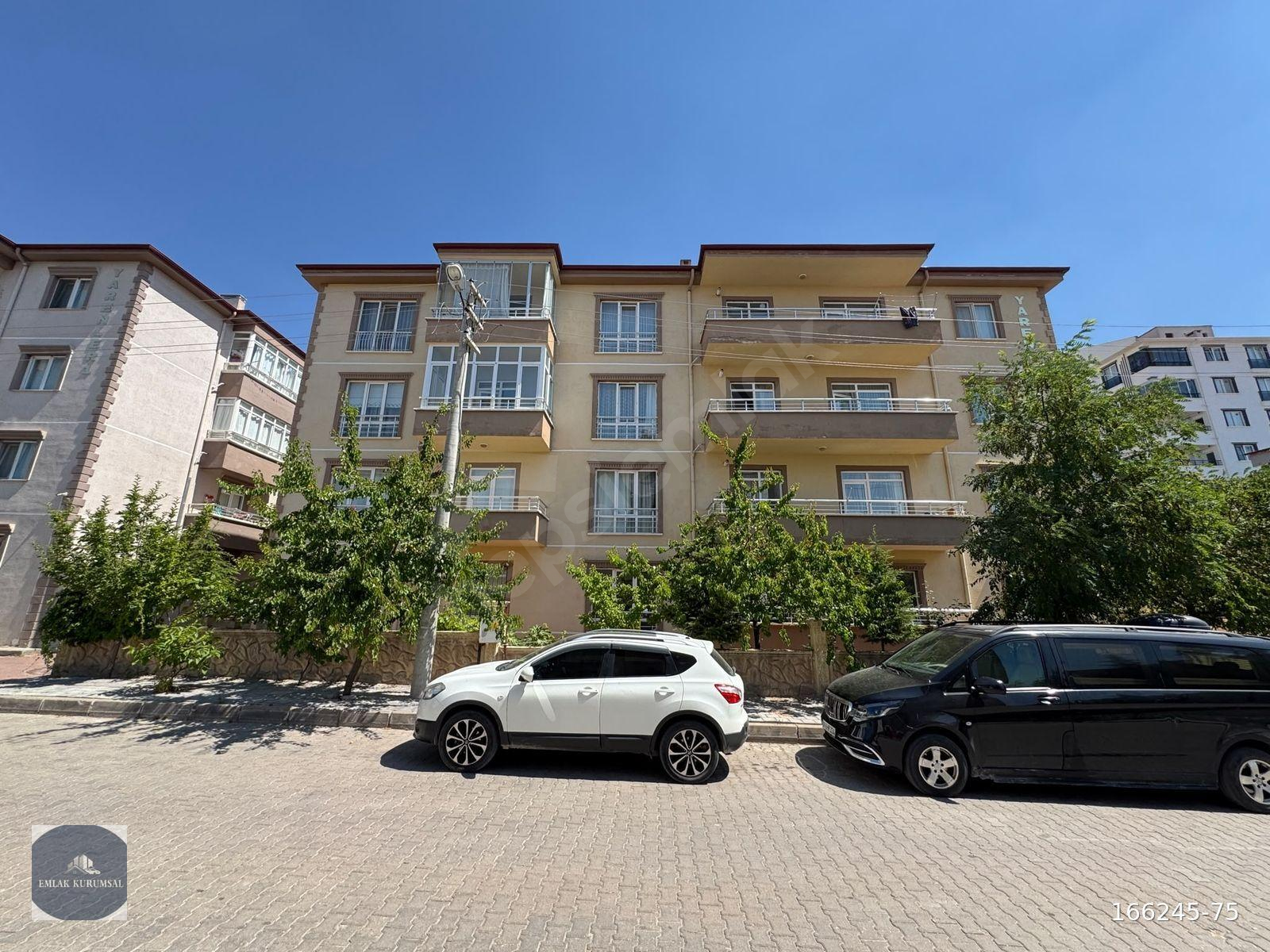 EMLAK KURUMSAL'DAN 2000 EVLER'DE SATILIK 3+1 DAİRE.