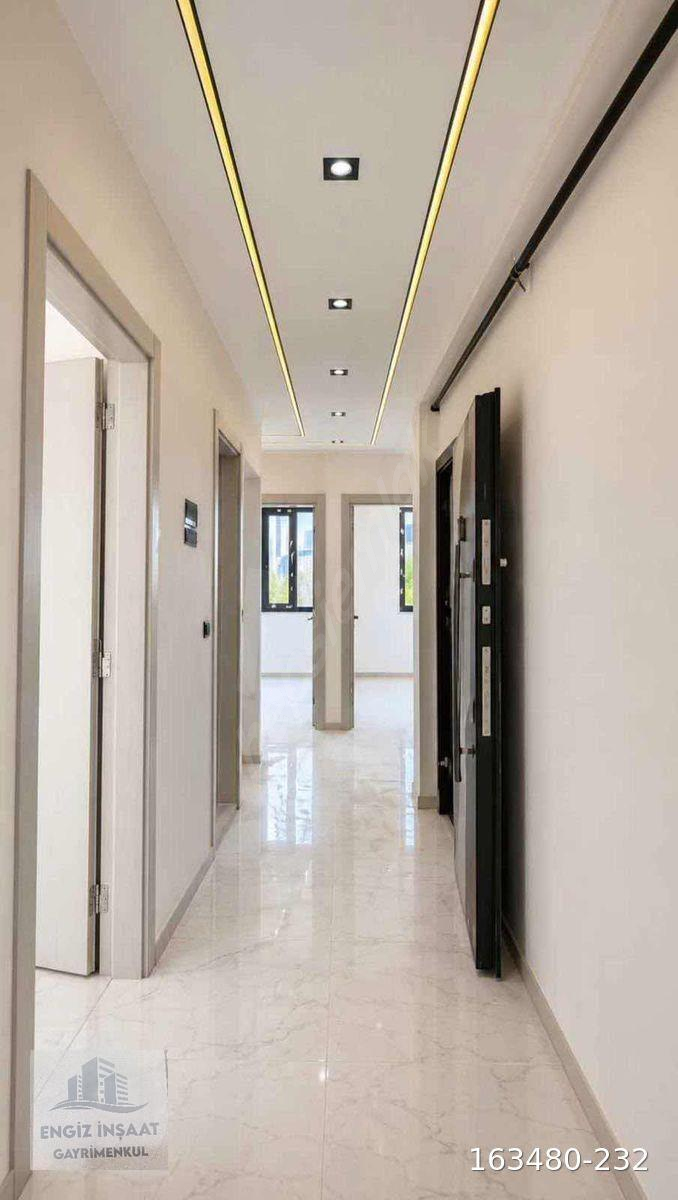 ŞEMIKLER'DE 3 + 1 140 m2 ARA KAT ÖN CEPHE EBEVYN.B ACİLLL