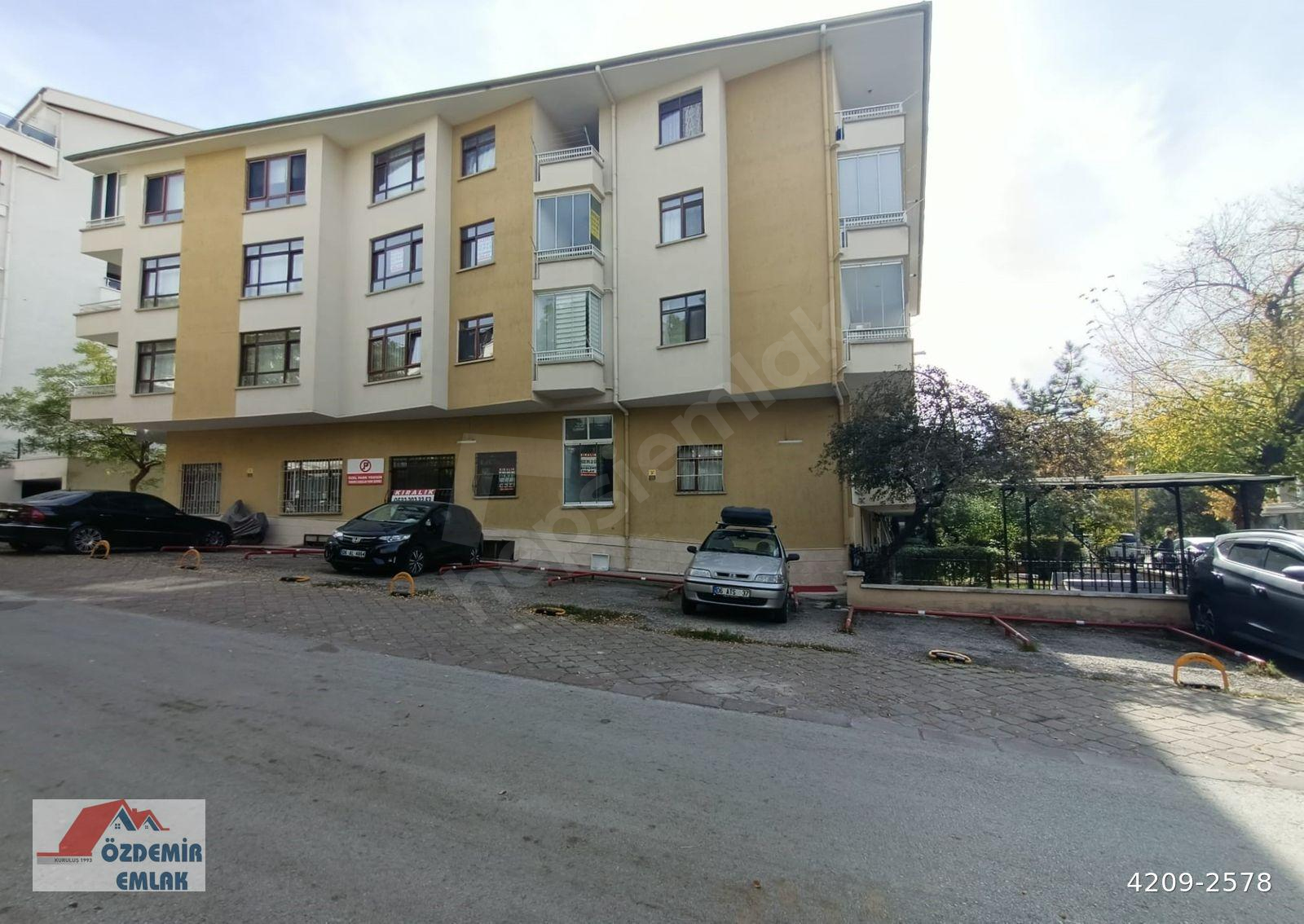Emek Özdemirden Emekte Arakat Ön Cephe Bakımlı 3+1