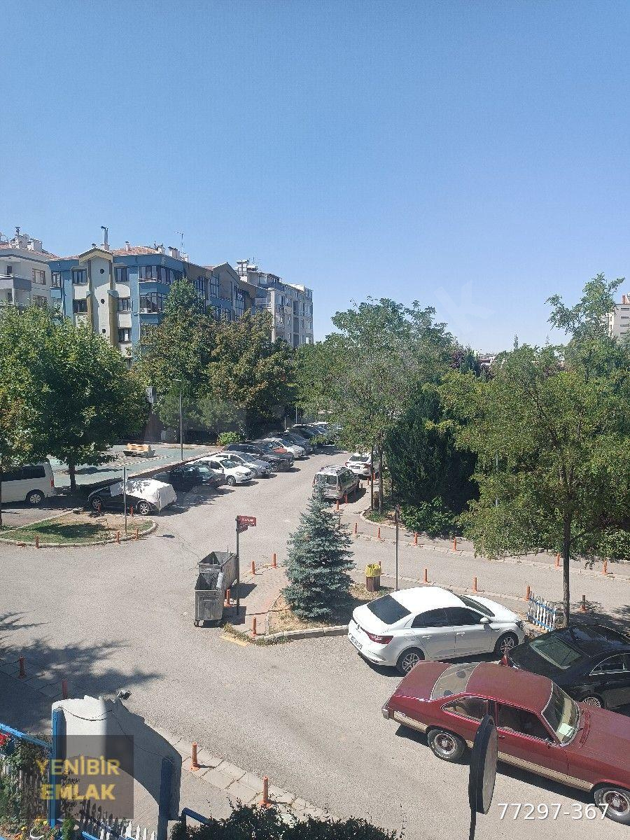 YENİBİR EMLAKTAN TURAN GÜNEŞ YAKINI ÖN CEPHE ASANSÖRLÜ BİNADA TERAS BALKONLU KOMBİLİ BAKIMLI 3+1