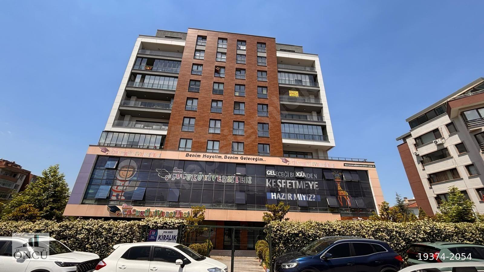 FSM MERTRO İSTASYONUNA VE ACIBADEM HASTANESİNE 100 M 3+1 DAİRE