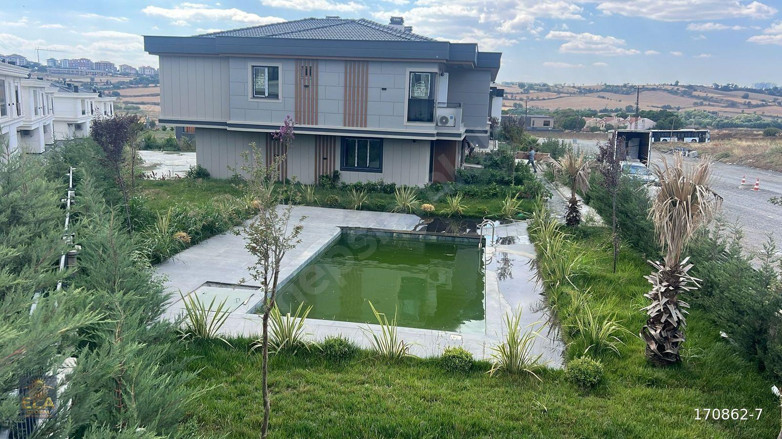 TEKİRDAĞ NAMIK KEMAL ÜNİVERSİTESİ YAKININDA CASA BELLA SİTESİNDE HAVUZLU 1+1 KİRALIK DAİRE