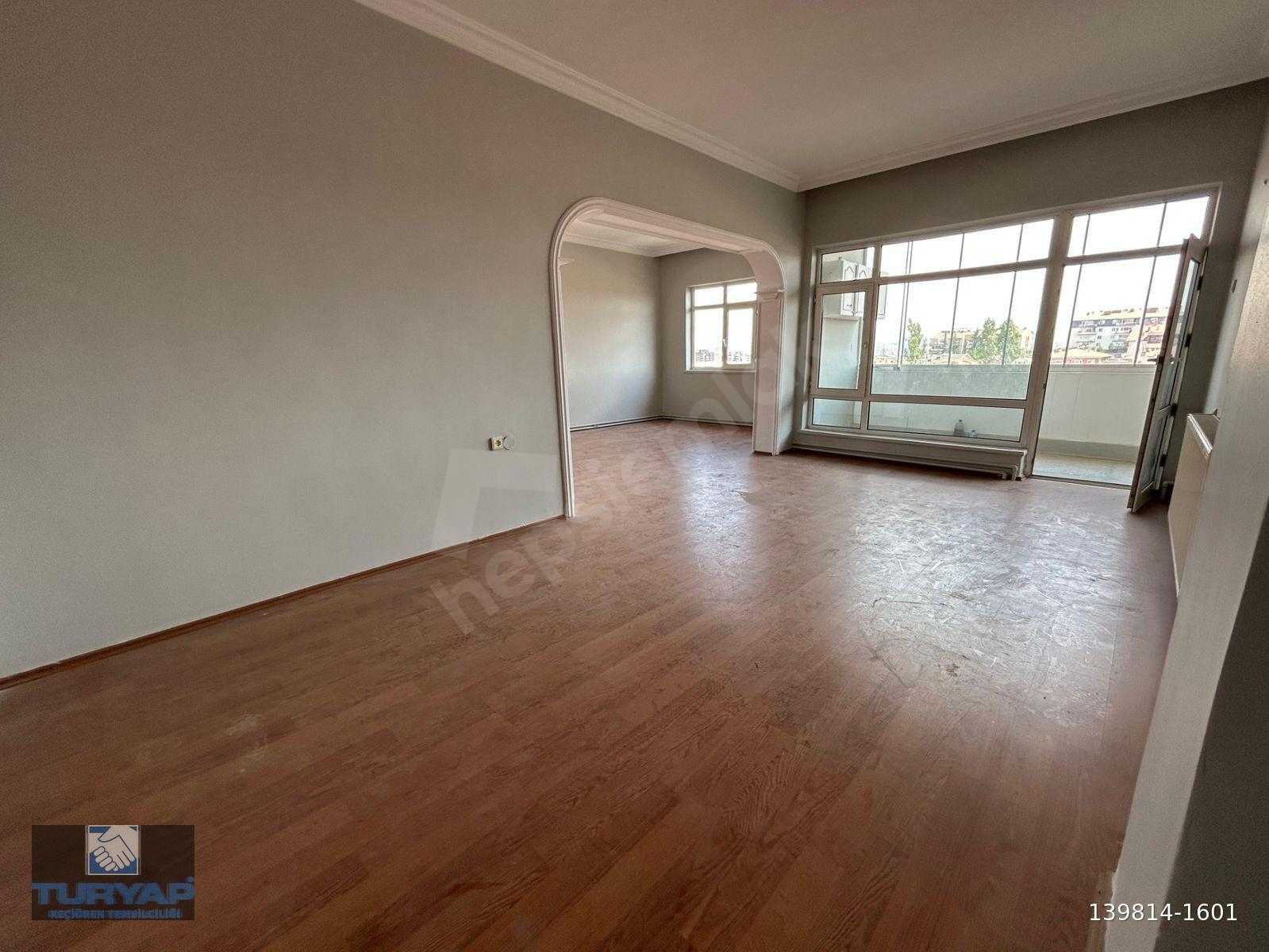 TURYAP'TAN YAKACIK MAH BAHTİYAR SOK. 2+1 KİRALIK DAİRE