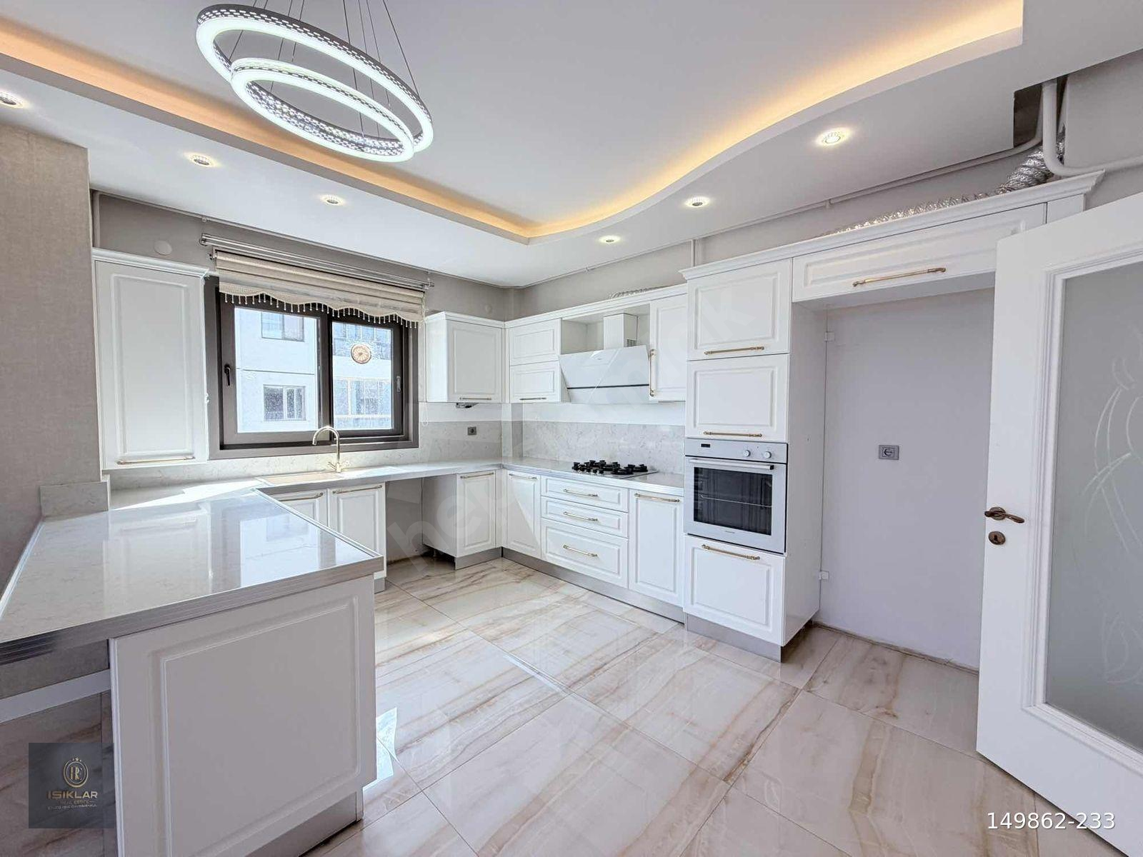 ENES IŞIK 'tan YAKINCA DA EŞSİZ 4+1 LÜKS DAİRE