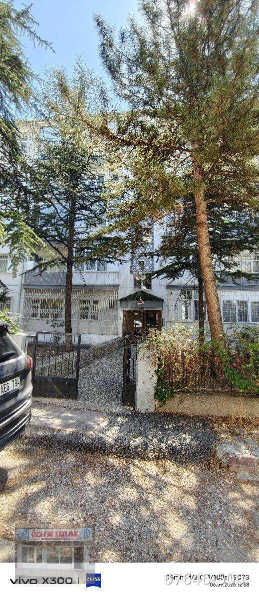 TELSİZLER İMAR BLOKLARINDA 3+1 ÜSTKATTA KOMBİLİ MERKEZİ KONUMDA