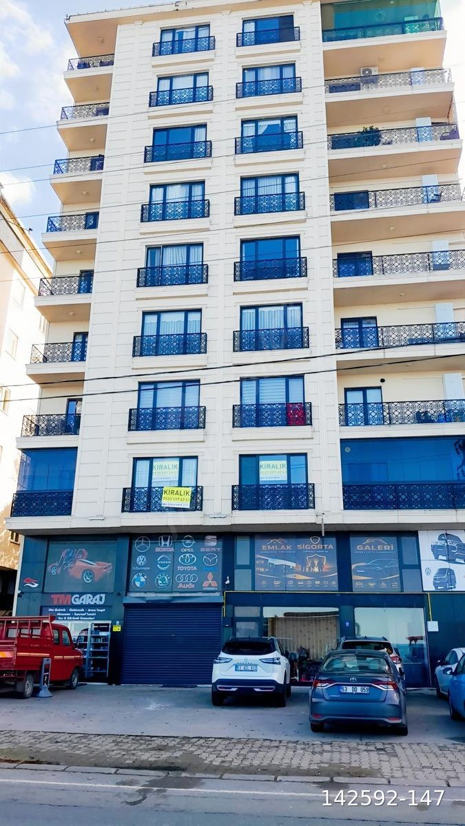 Güzelyalı'da Yola Sıfır, Tam Deniz Manzaralı, 3+1 Kiralık