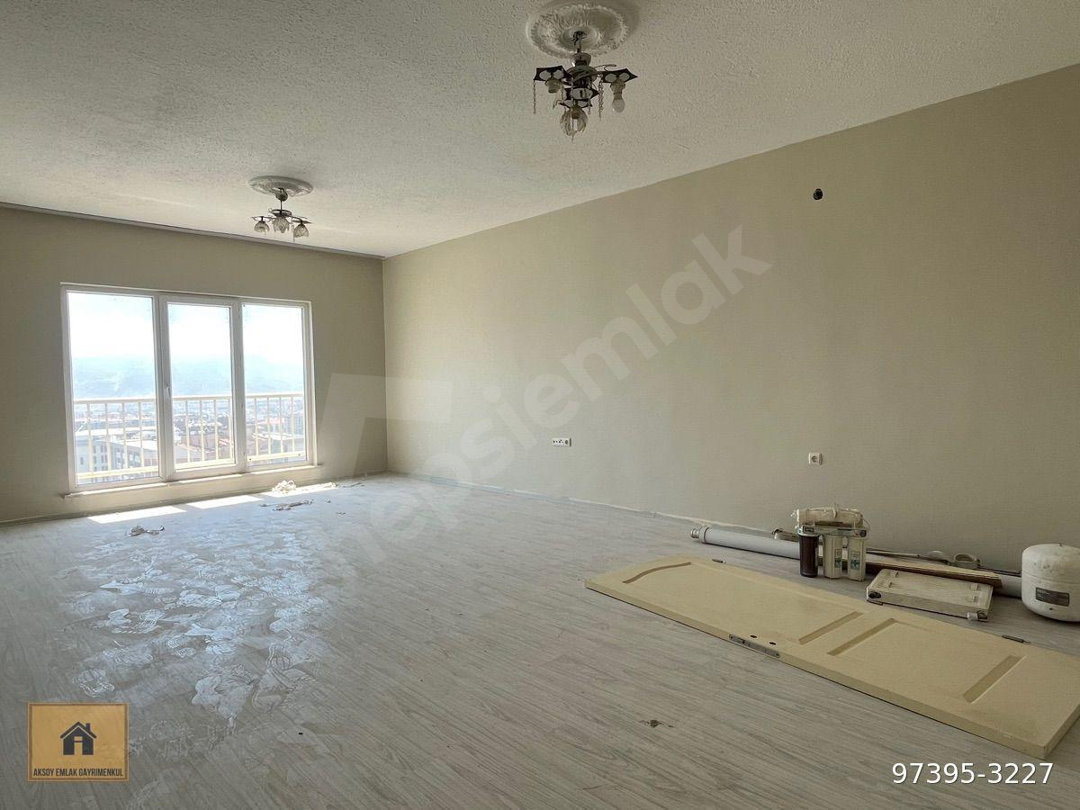 ADLİYE ARKASI KAYMAKAMLIK YANI TOKİDE KİRALIK 3+1 140M2 11.KAT GÜNEY+BATI CEPHELİ BAKIMLI ARAKAT