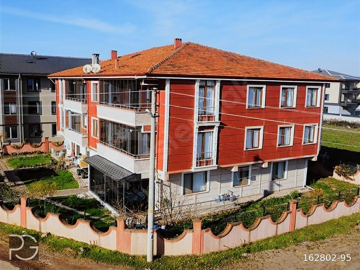 PRIME'DAN MERKEZİ KONUMDA ARAKAT ÖN CEPHE GENİŞ 3+1 DAİRE!!!