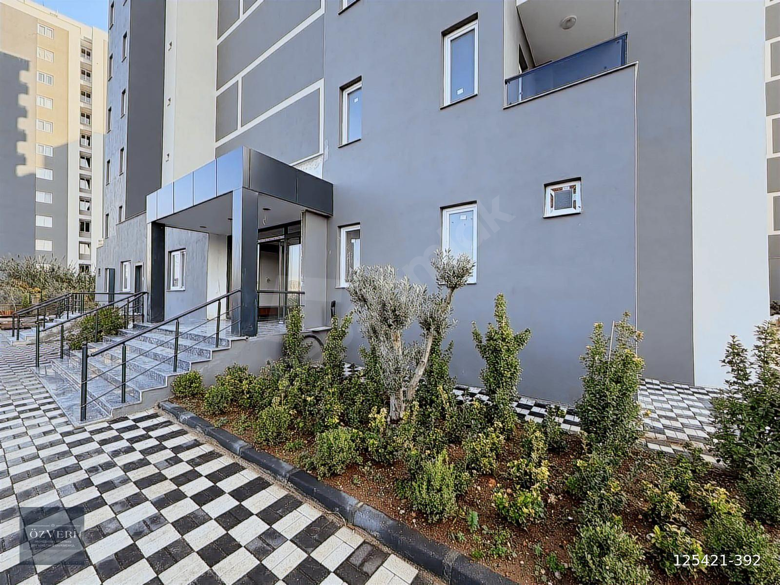 ÖZVERİDEN TÖMÜK CİVARI SİTE İÇİ HAVUZLU LÜKS 1+1 DAİRELER