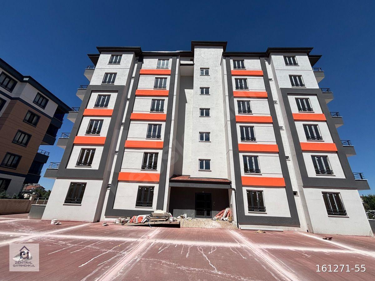 ZENTRALDEN KARAMAN YOLU KAVŞAĞI 2+1 ARAKAT SİTEİÇİ SATILIK DAİRE