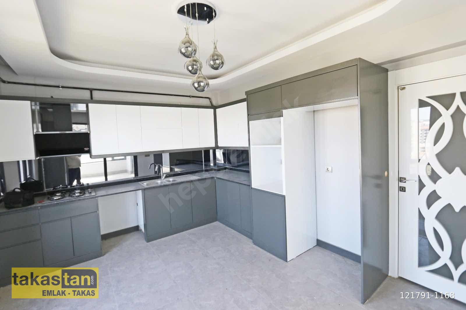 ALPASLAN 1 MUHTEŞEM LOKASYONDA GENİŞ OTURUMLU SATILIK LÜX DAİRE