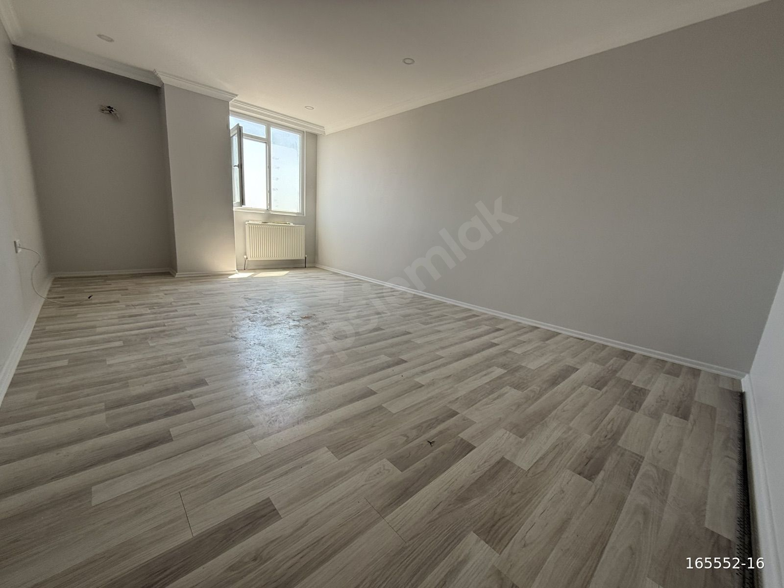 BAĞCILAR KİRAZLI CADDE ÜZERİ SATILIK 2+1