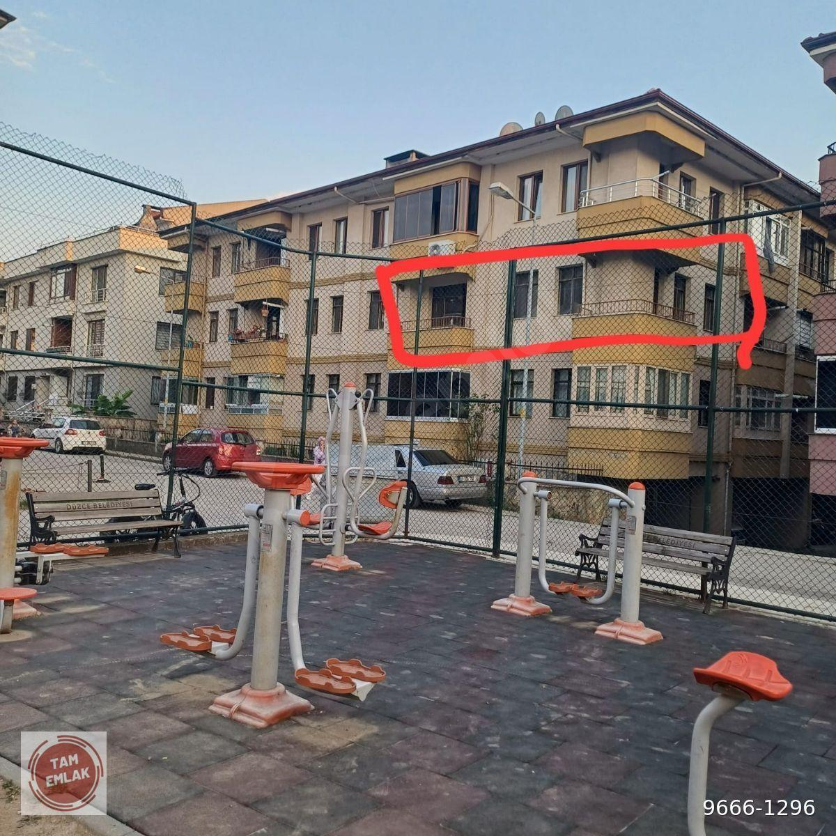 Düzce Şerefiye Mahallesinde 3+1 ara kat net 135m2 satılık daire