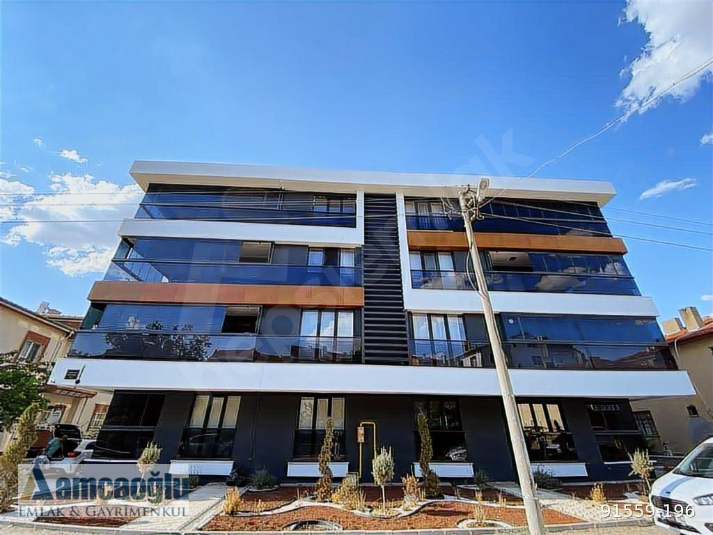 AMCAOĞLU EMLAKTAN MERKEZE YAKIN ULTRA LÜKS 3+1 FUL YAPILI DAİRE