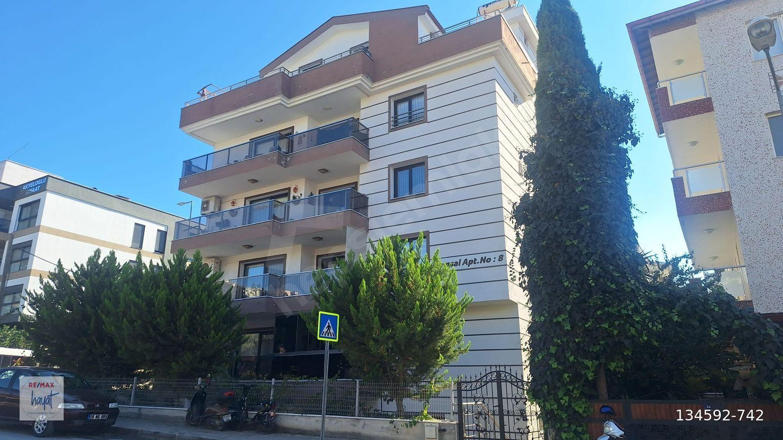 KUŞADASI EGE MAHALLESİNDE SATILIK BAHÇE KATI GENİŞ DAİRE